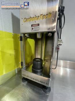 Tampadora em inox semi automtica CarbonaTech