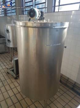 Tanque em inox com 800 litros com agitador