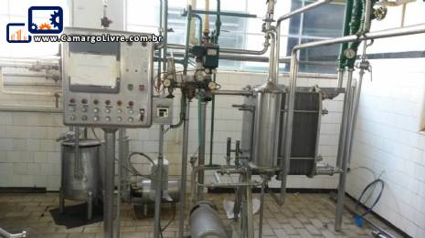 Pasteurizador completo para 7.500 litros Alfa Laval Hoyer